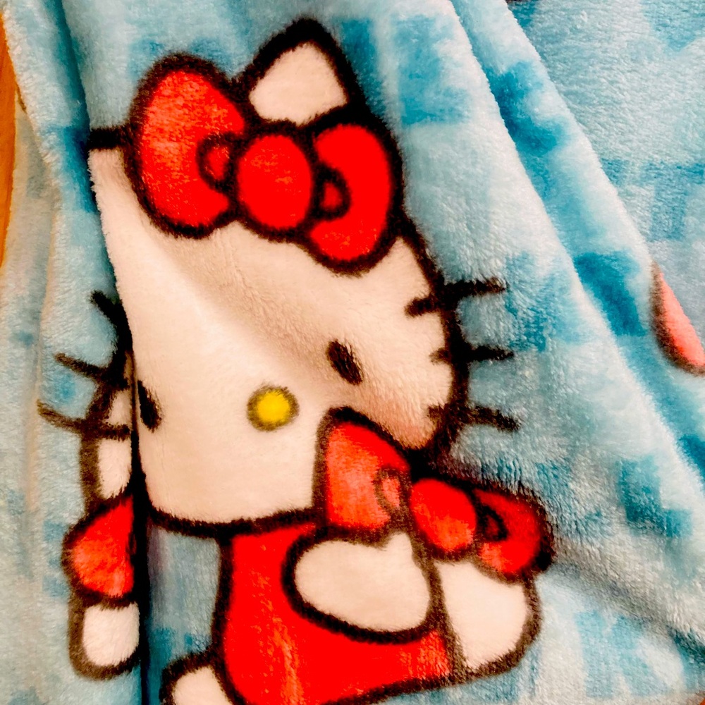 Hello kitty blanket